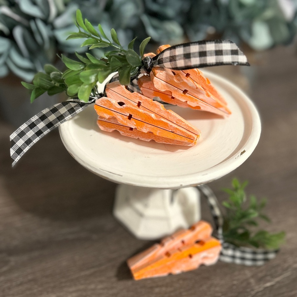 Farmhouse Rustic Primitive Carrots Easter Decor